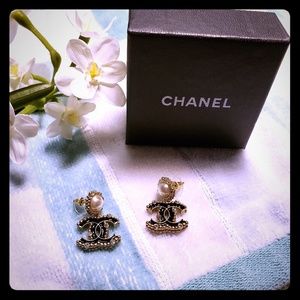 Authentic Chanel earrings 😍